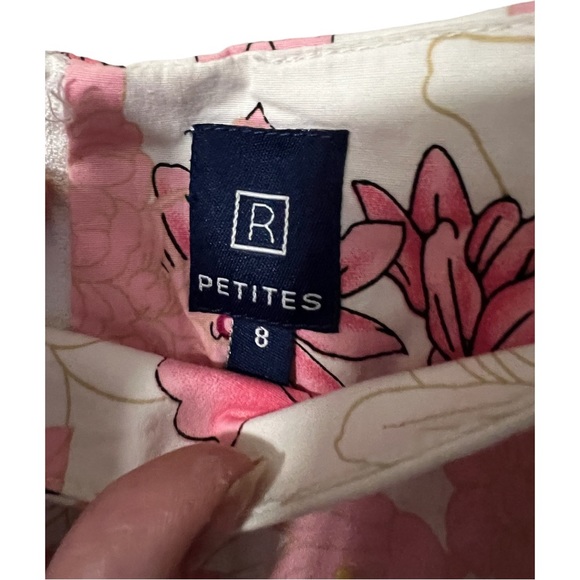 A Reitmans floral skirt in size 8 petites - Picture 4 of 7